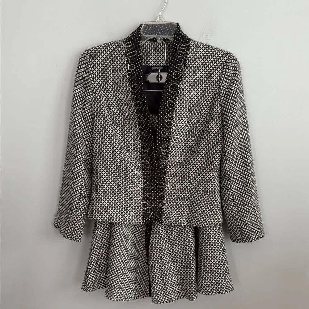 Elegant Black and White Women's Jacket & Skirt Suitāsize 10
